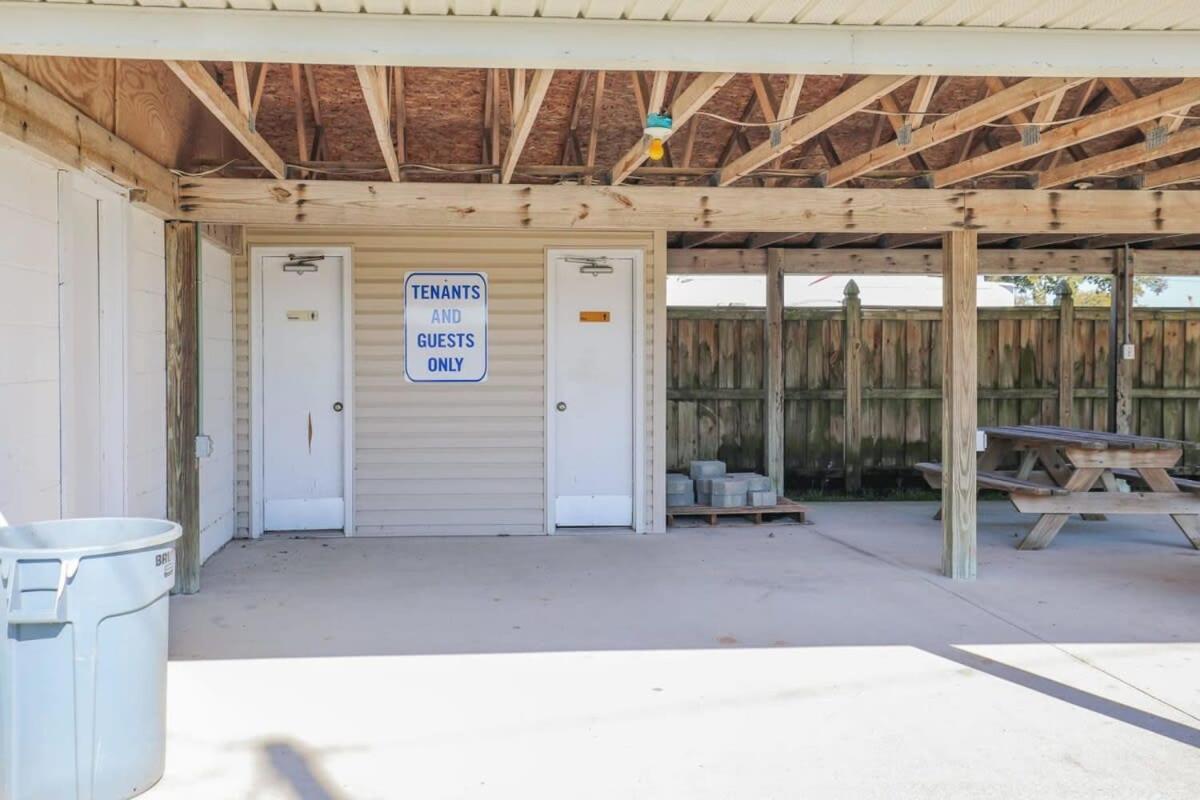 2Br Pet Friendly Home In Sneads Ferry With Parking 外观 照片