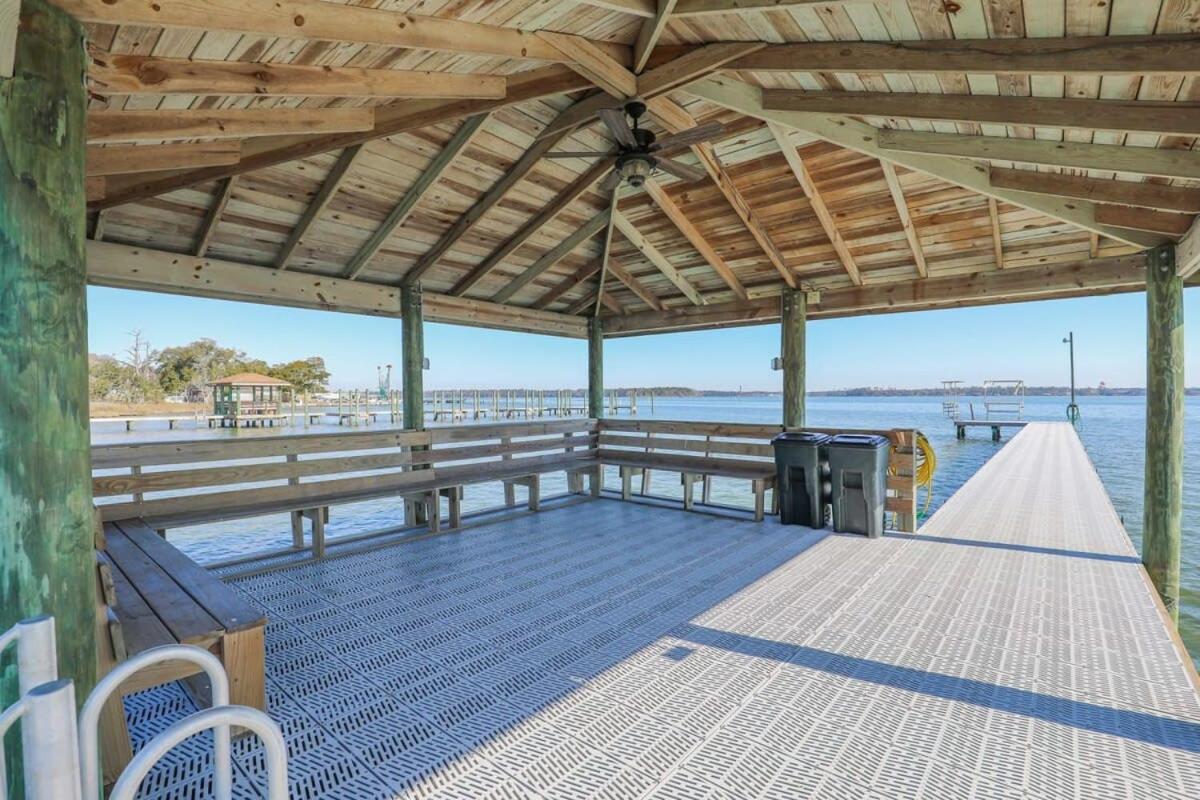 2Br Pet Friendly Home In Sneads Ferry With Parking 外观 照片