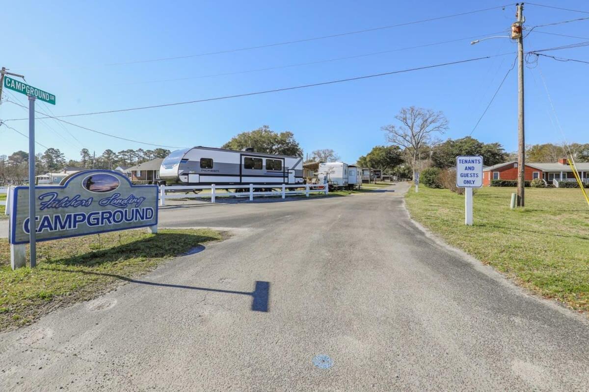 2Br Pet Friendly Home In Sneads Ferry With Parking 外观 照片