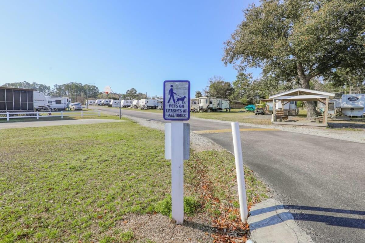 2Br Pet Friendly Home In Sneads Ferry With Parking 外观 照片