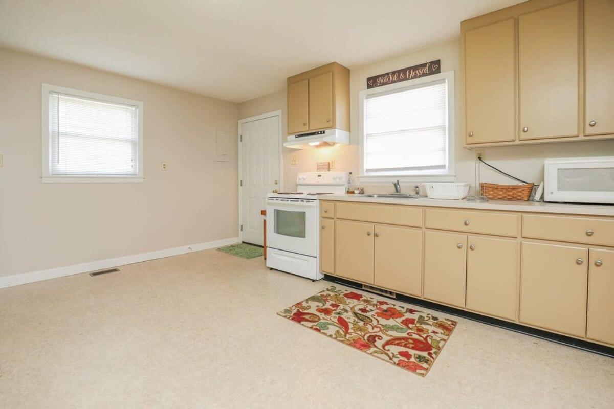 2Br Pet Friendly Home In Sneads Ferry With Parking 外观 照片