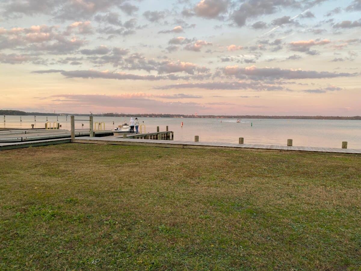 2Br Pet Friendly Home In Sneads Ferry With Parking 外观 照片