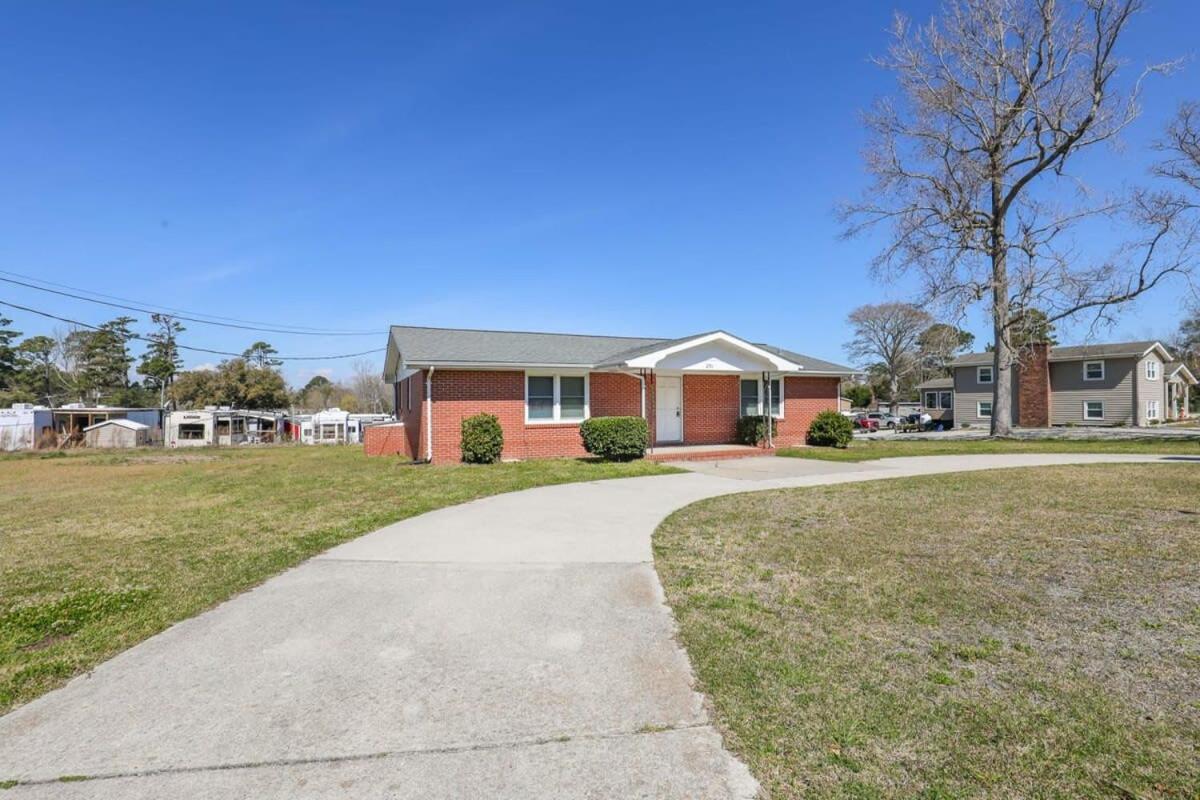 2Br Pet Friendly Home In Sneads Ferry With Parking 外观 照片