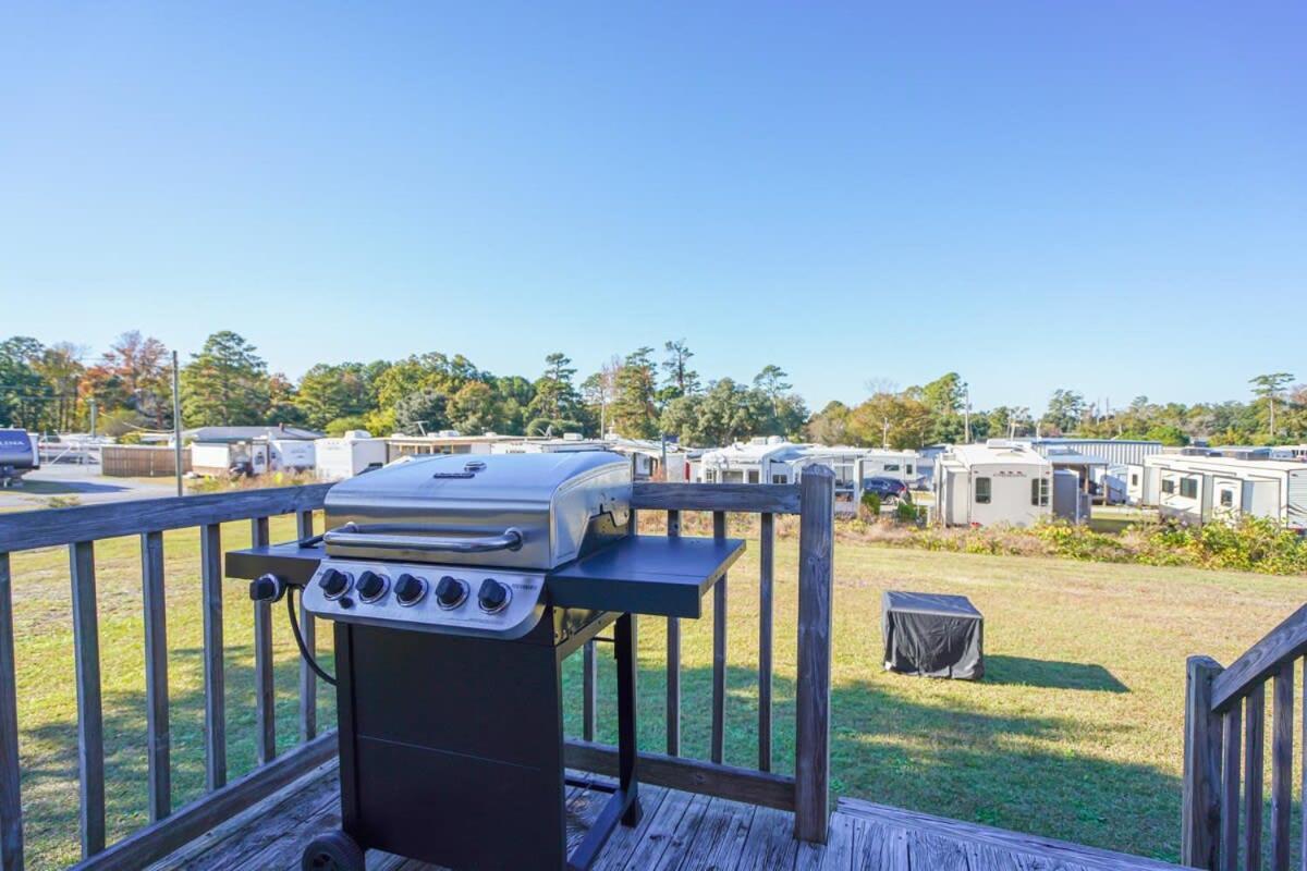2Br Pet Friendly Home In Sneads Ferry With Parking 外观 照片